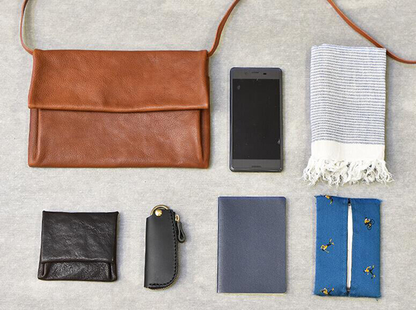 革素材 薄さ 小型財布 形 オリジナル ショルダーバッグ ソフト素材